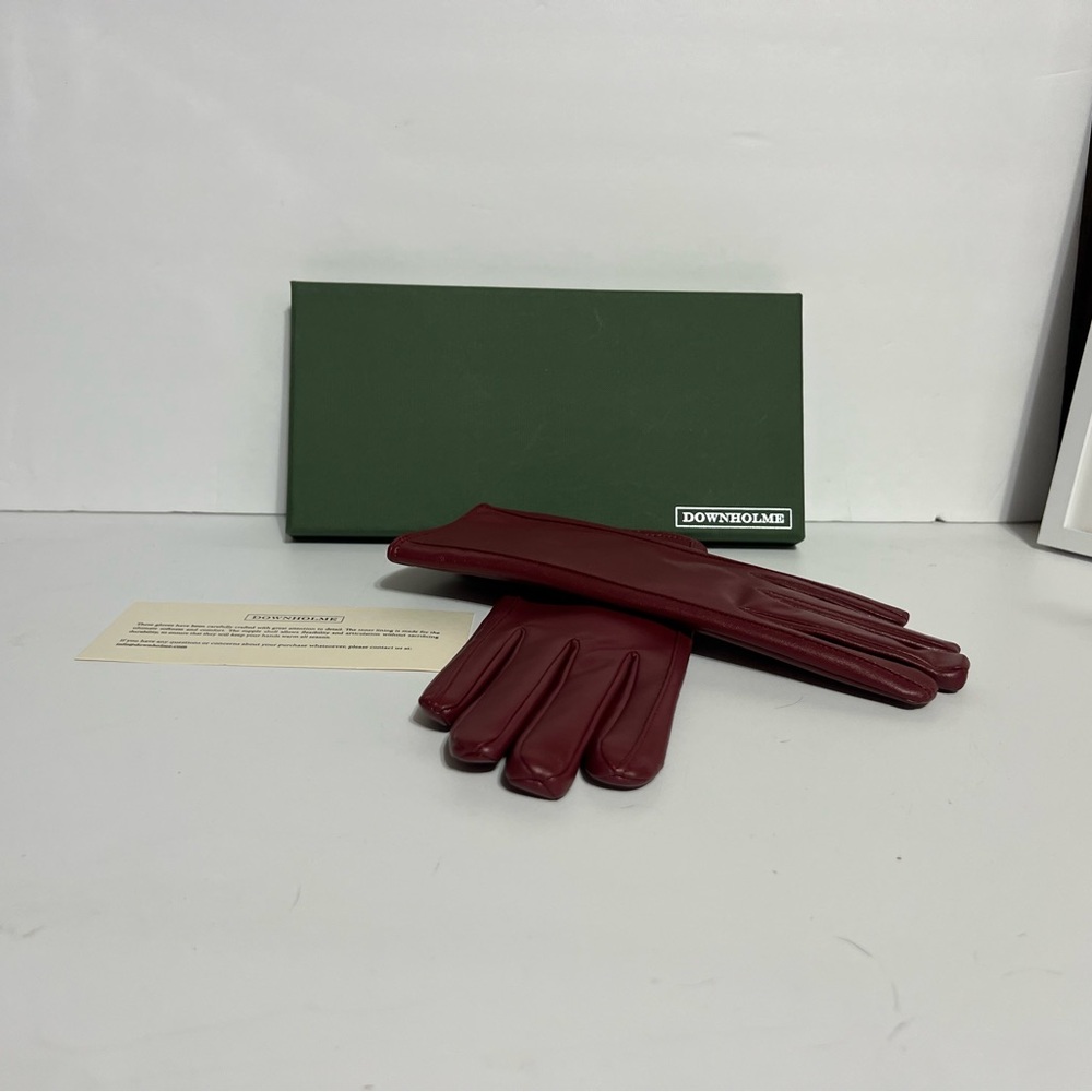Downholme Burgundy  Gloves